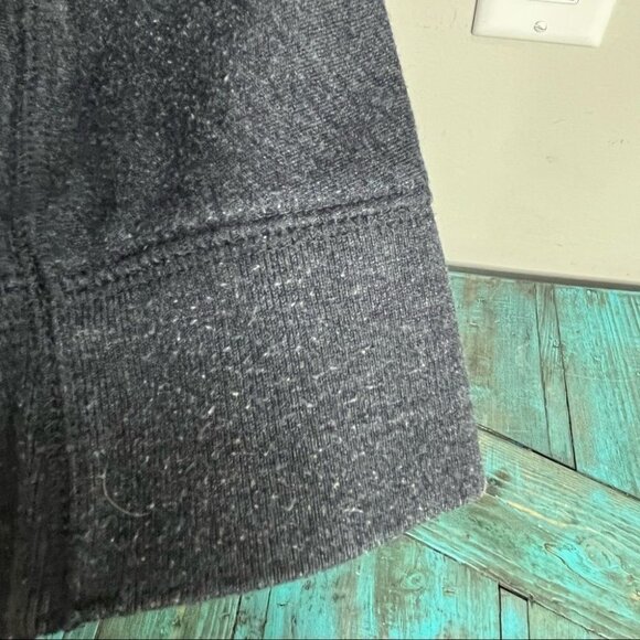 Size L Aeropostale Grey Cropped Hoody - Picture 4 of 6